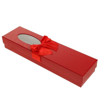 Коробка с окошком красная