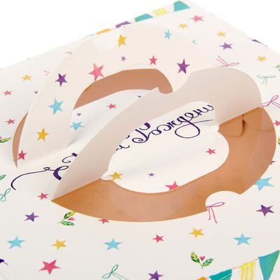 Коробка "С Днем Рождения!" с вырубной ручкой