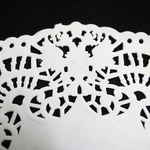 Салфетка бумажная ажурная 19 см